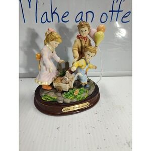 Da Vinci Collection Figurine Little Boy & Girl playing Balloons Wagon Bear